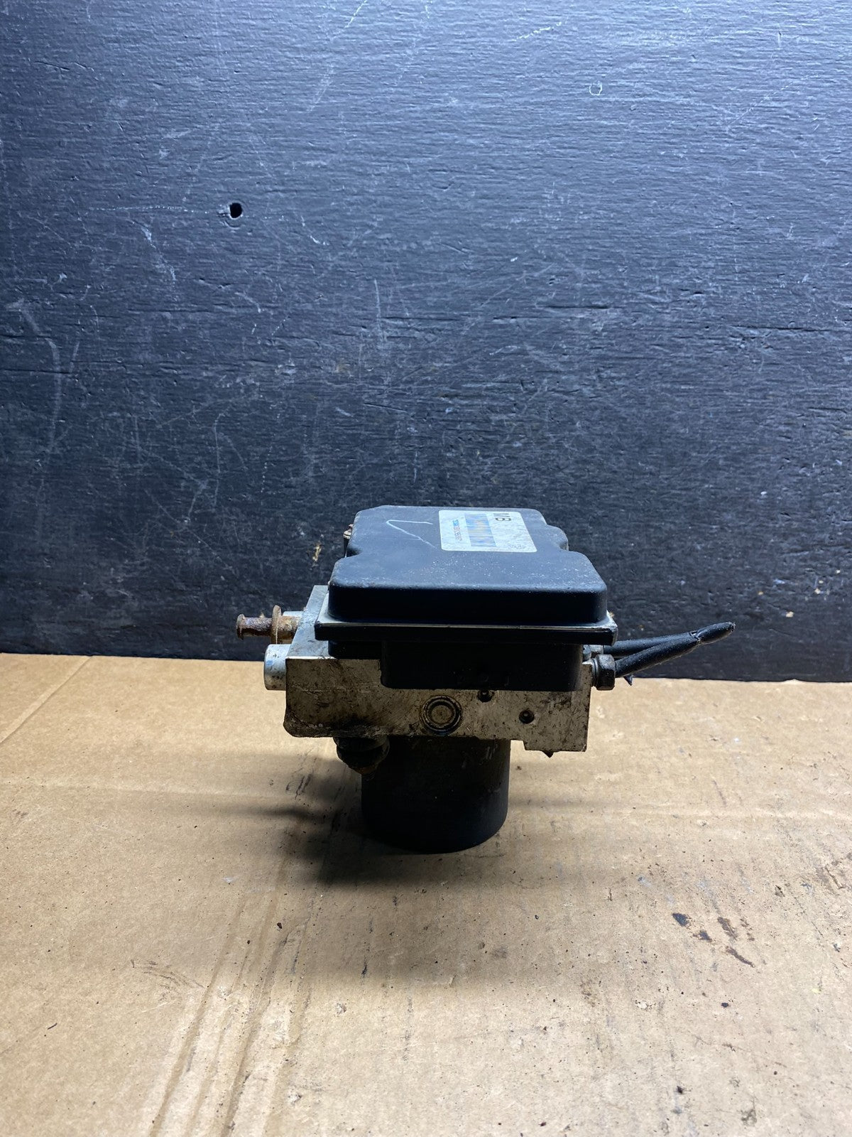 2002 to 2003 Chevrolet Tahoe ABS Pump Anti Lock Module AI9834 DW2