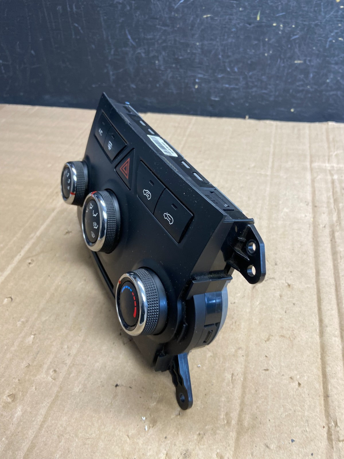 2011 2012 2013 Kia Sorento Temperature AC Climate Control 97250-1uxxx AD7209 DG2