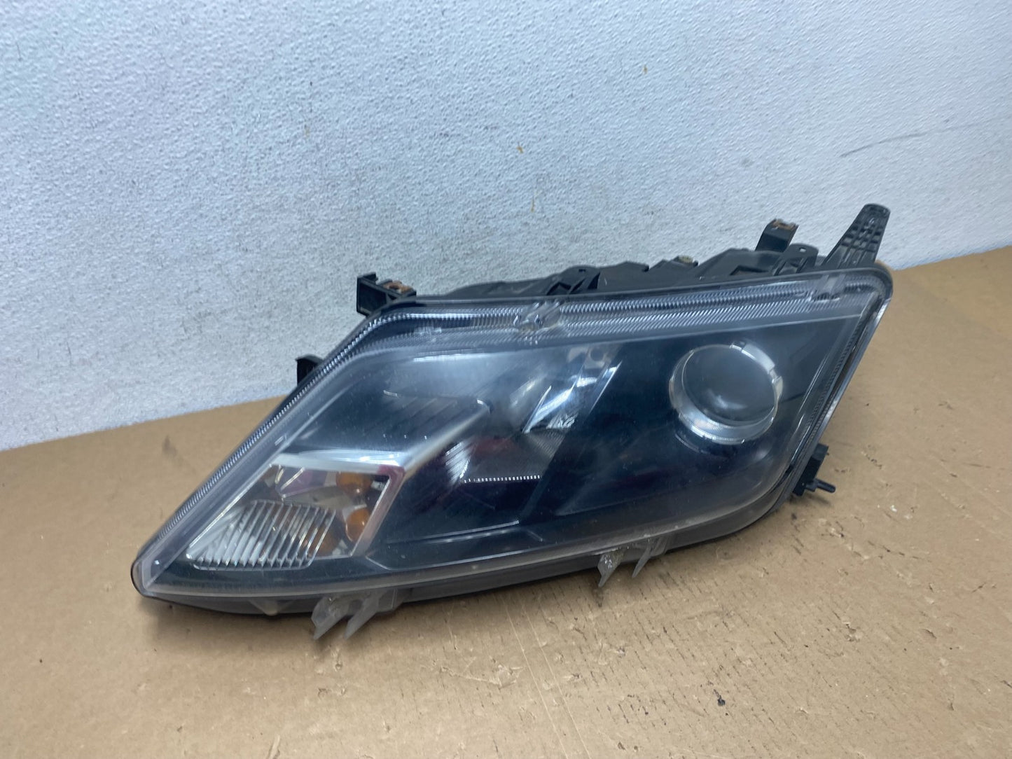 2010 2011 2012 Ford Fusion Left Driver LH Side Headlight Halogen AD8010 DW0