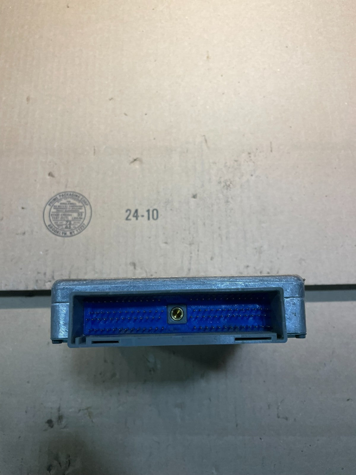 2004 Ford Van E250 4.6L Engine Control Module Unit ECU V6704  DG1