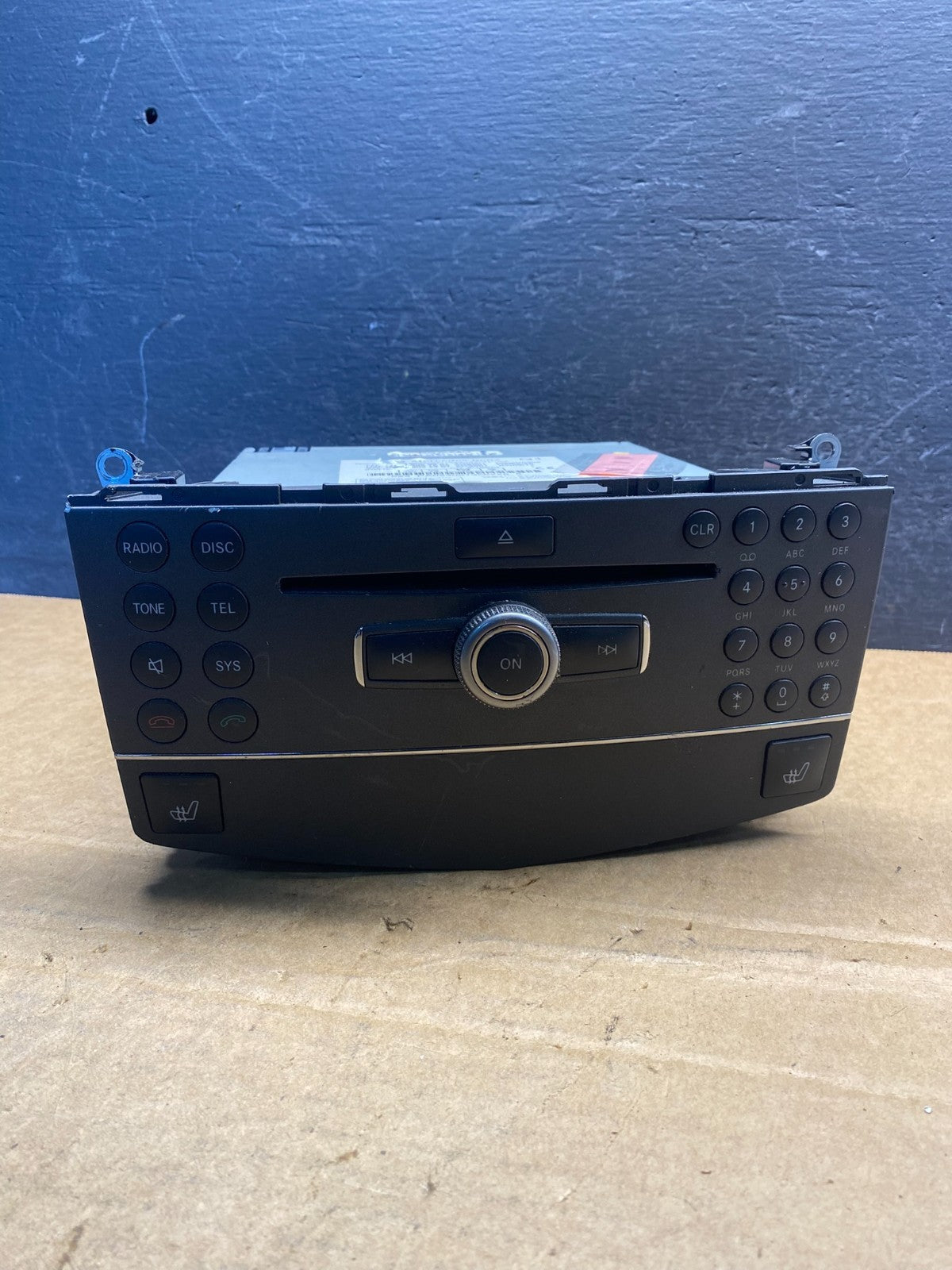 2008-2011 Mercedes W204 C300 C350 Navi Command Radio DVD CD Audio ad7350 DG0
