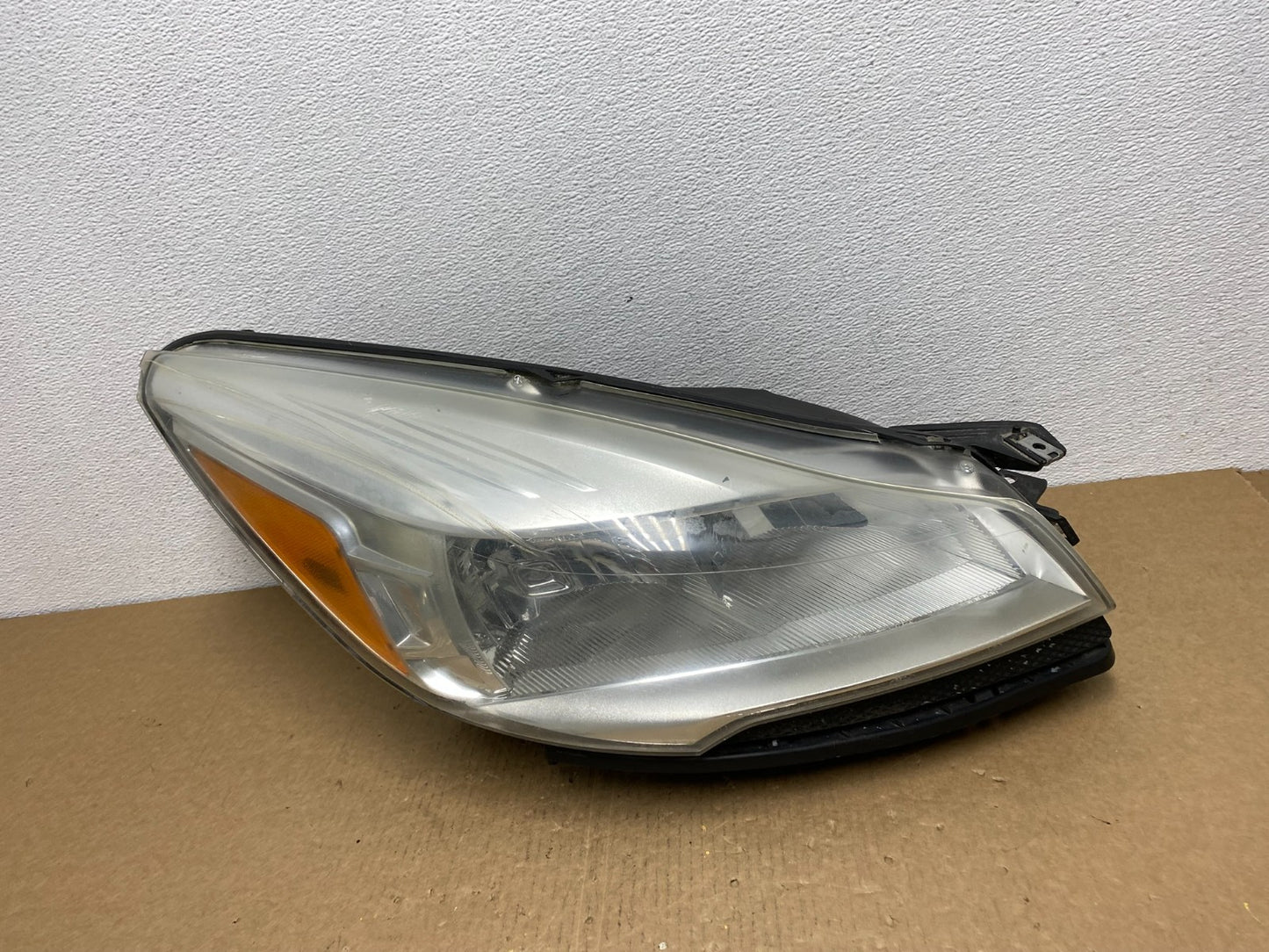 2013 - 2016 Ford Escape Headlight Right Passenger RH Side Halogen AC1211 DW0