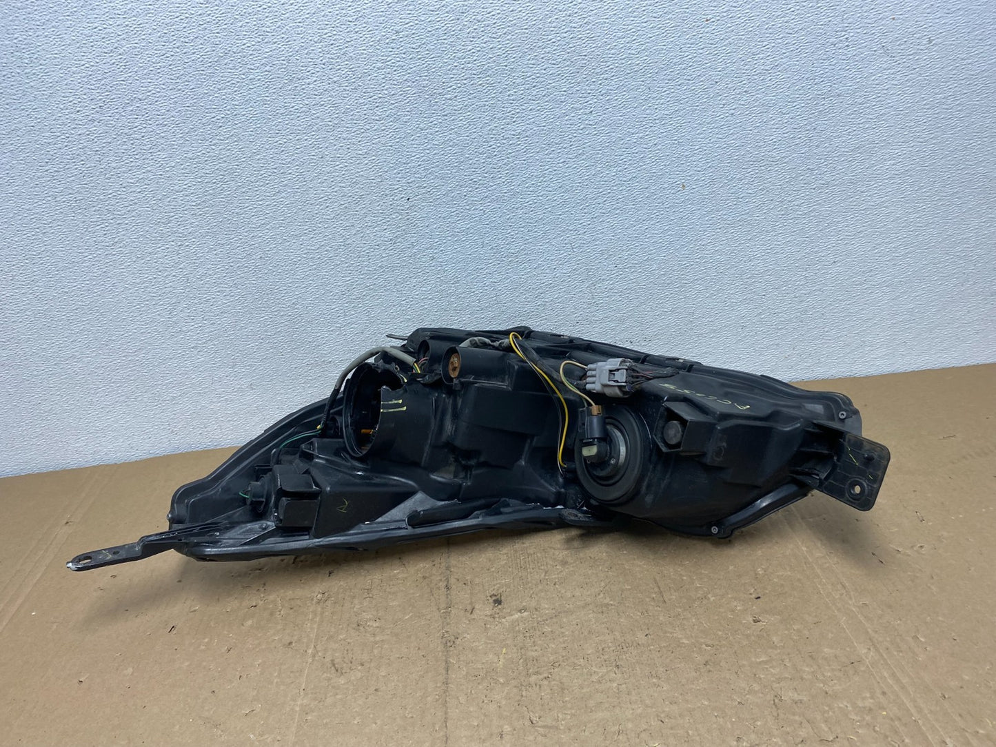 2013 - 2014 Subaru Legacy Outback Right Passenger Headlight AC6057 DW10