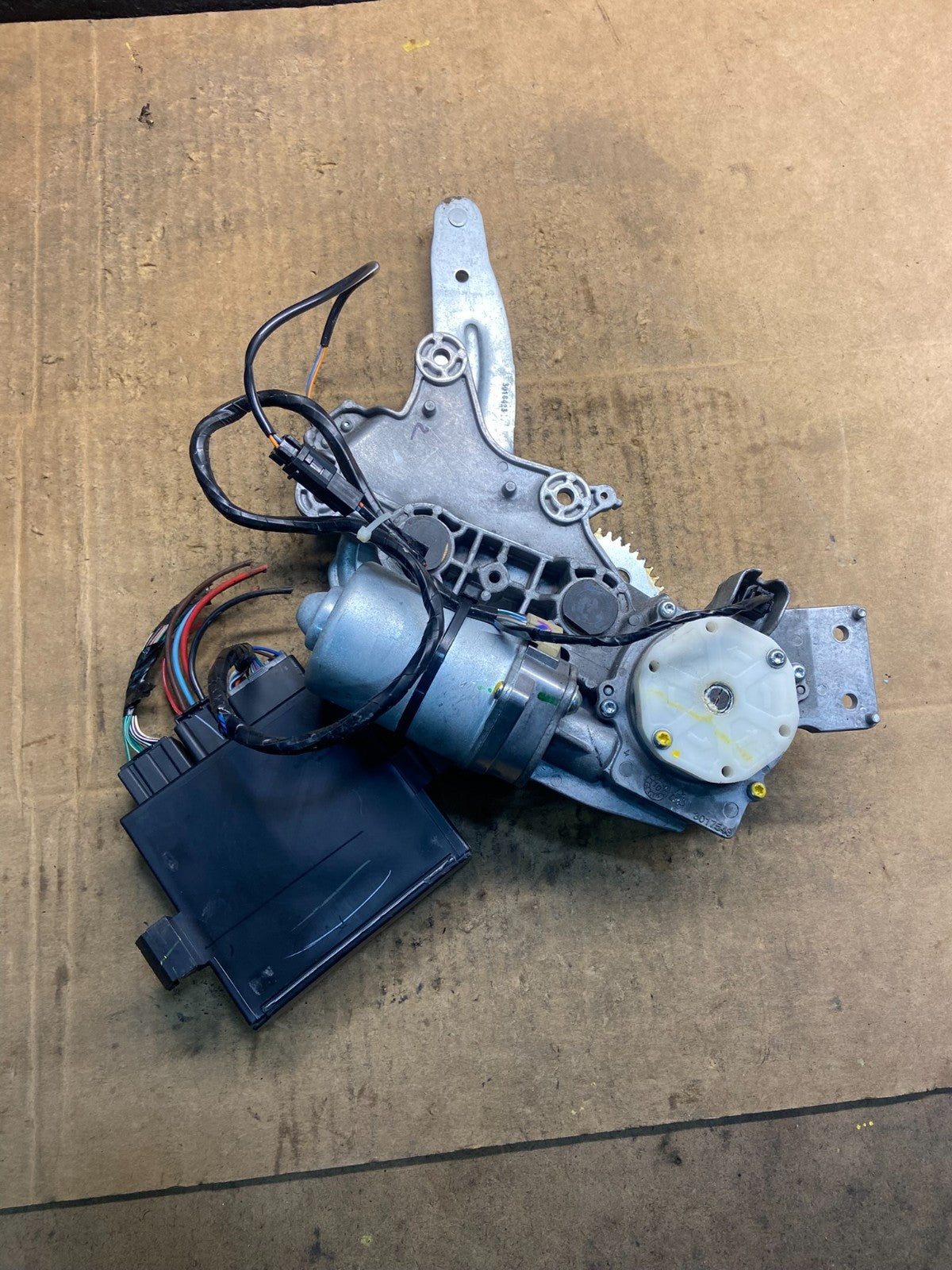 2009-2012 GMC Acadia Power Motor Liftgate Tailgate Control Module y3776 DG1
