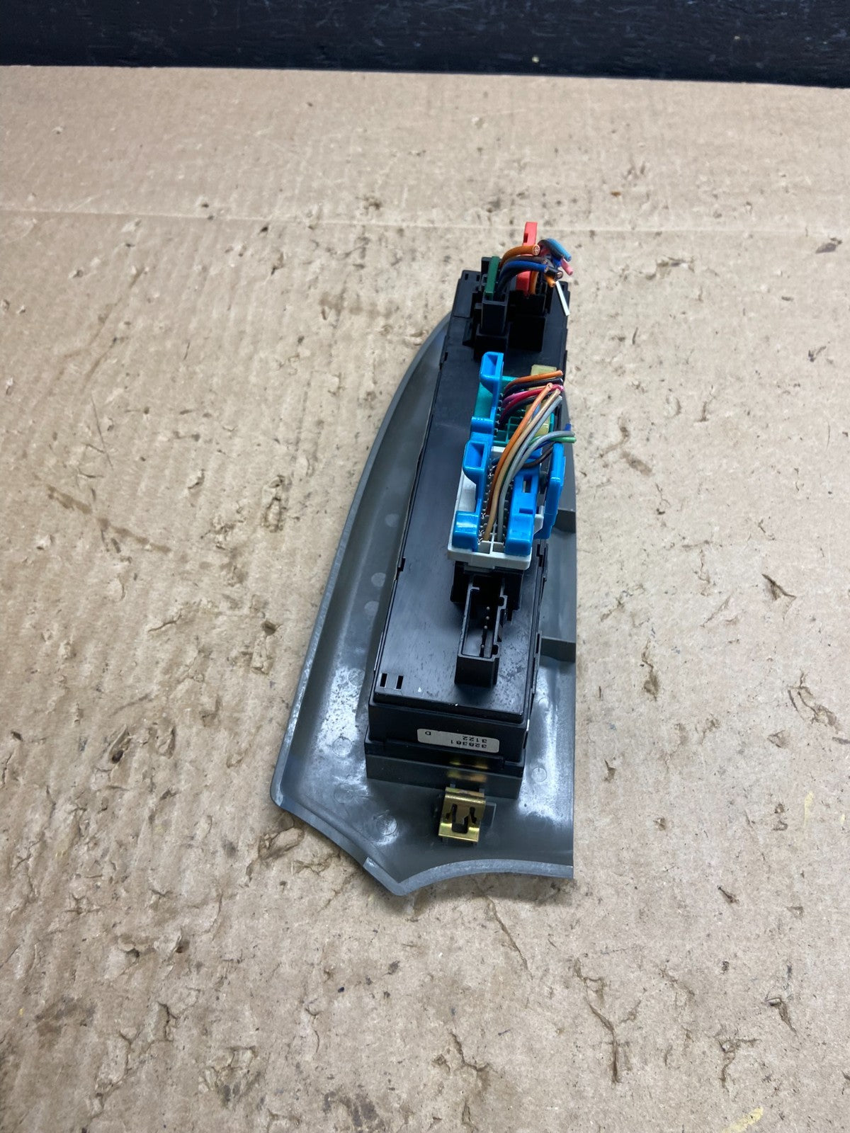 2002-2005 Chevrolet Trailblazer Power Left Driver Window Control Switch AC9215 D3