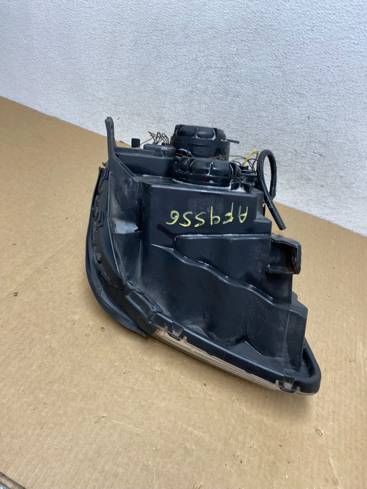 2010 to 2015 GMC Terrain Halogen Passenger Right Rh Side Headlight AF9556 DW8