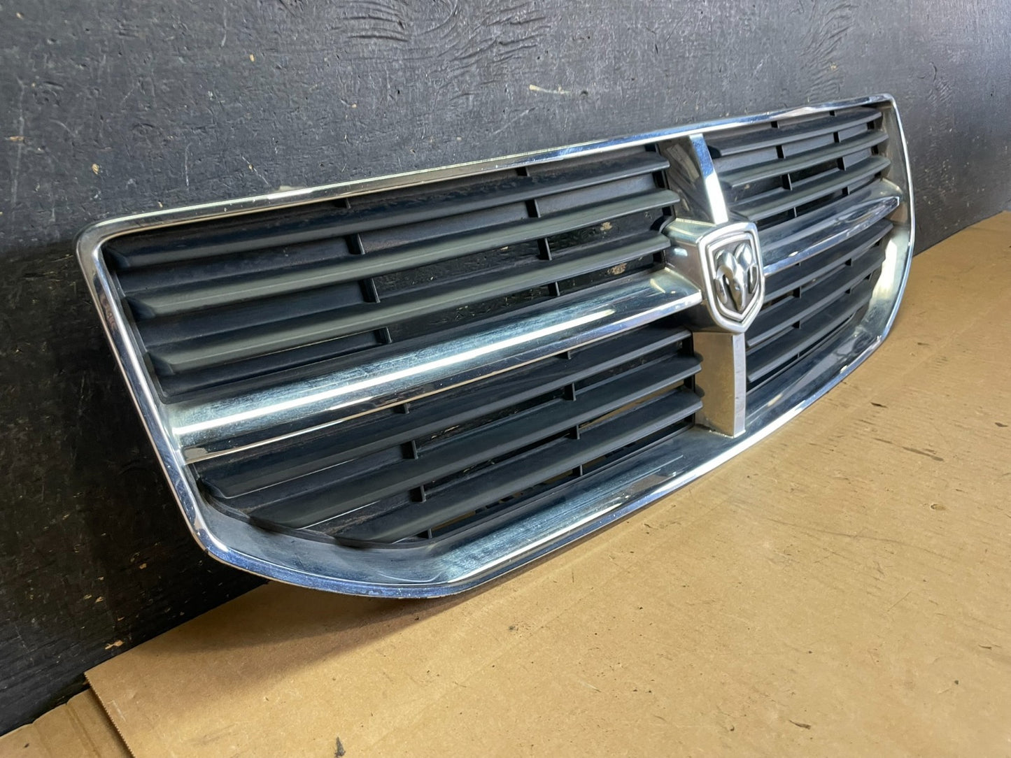 2007 2008 2009 2010 Dodge Caliber Upper Front Chrome Grill Grille AA2272 DG1