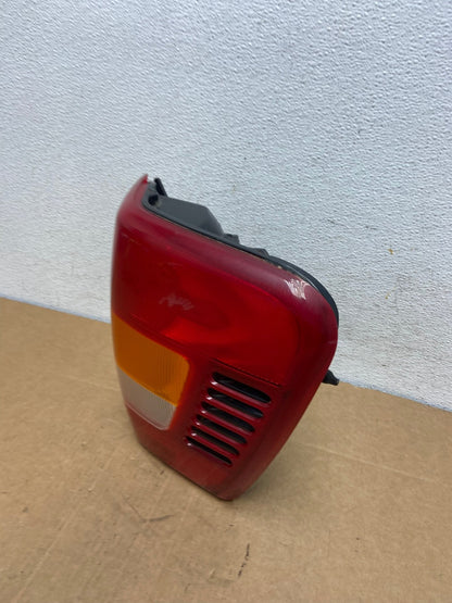 1999-2004 Jeep Grand Cherokee WJ Right Passenger Rh Tail Light AD5447 LK1