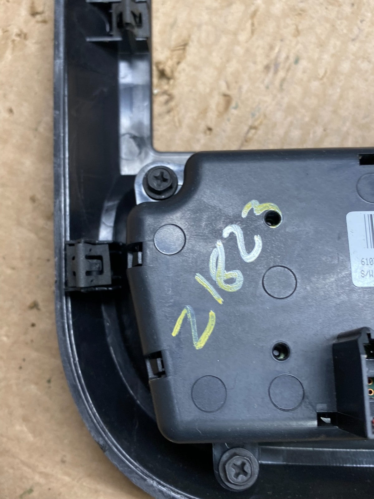2011 to 2017 Jeep Compass Dash Climate Temperature Control Radio Bezel Z1823 DG6