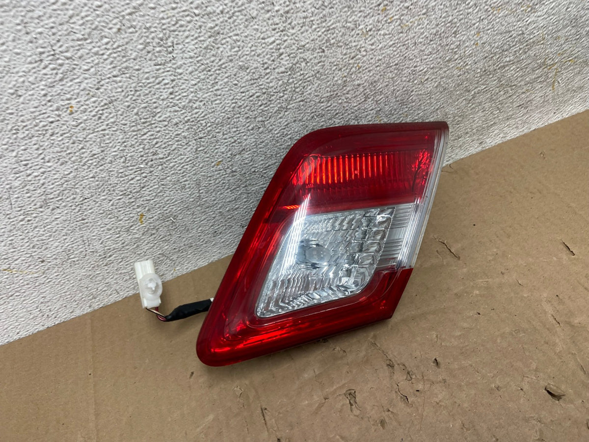 2010 - 2011 Toyota Camry Right Passenger RH Side Inner Tail Light AI1286 LK2