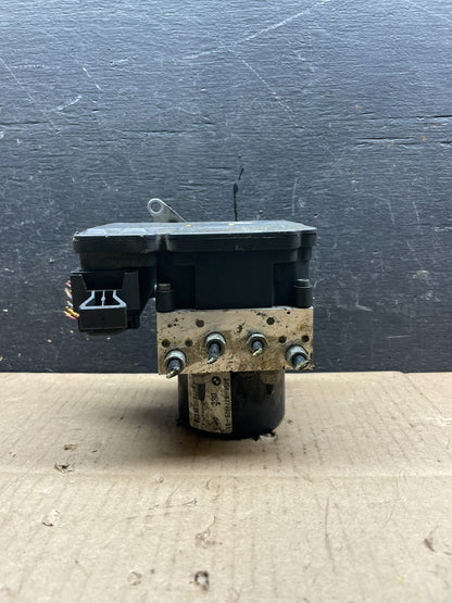 2006 BMW 325i ABS Anti-Lock Brake Pump 6774930-01 OEM R1777 DG2