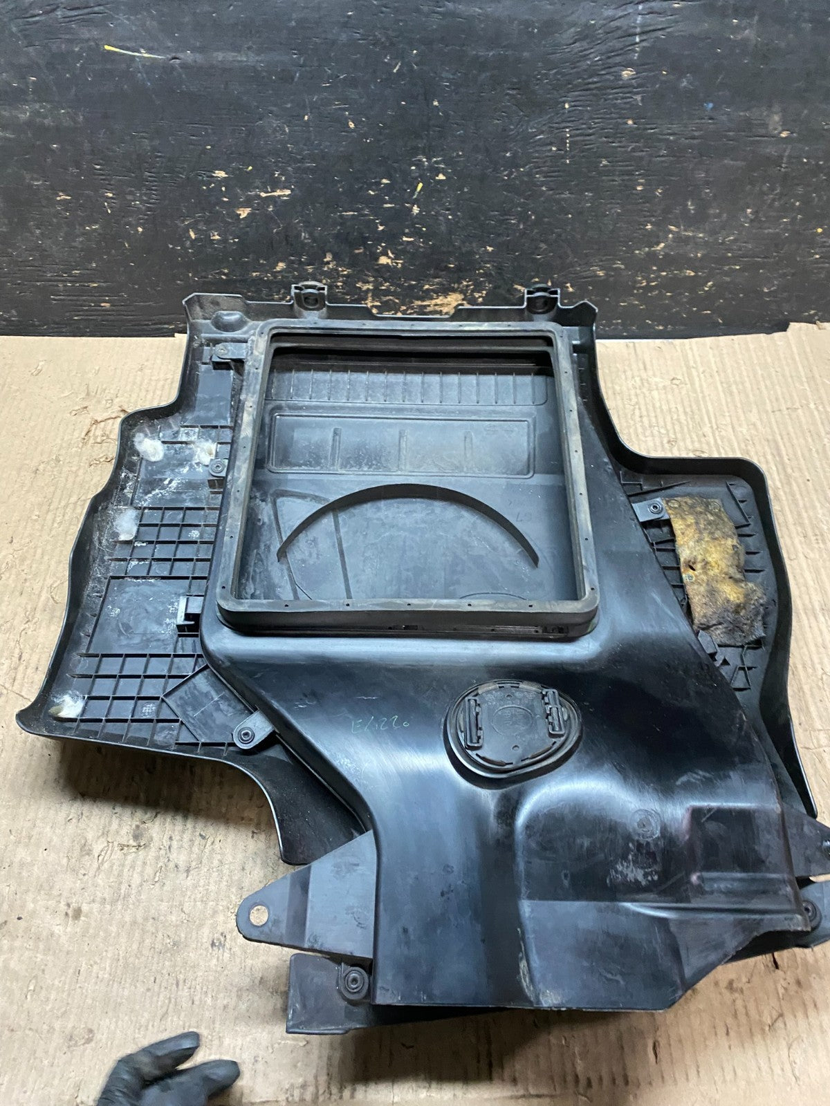 2010 2011 2012 Mazda CX7 CX-7 2.3L Engine Shield Top Cover V4249 DG5