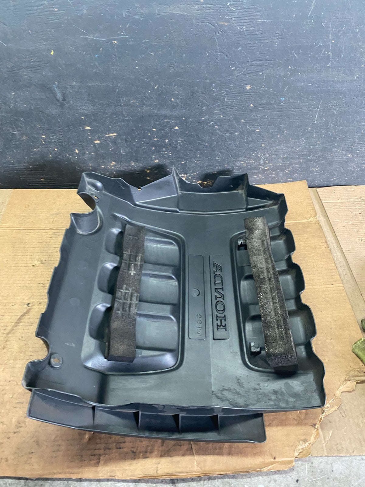 2005 to 2007 Honda Odyssey Black Engine Cover OEM Q8500 DG7