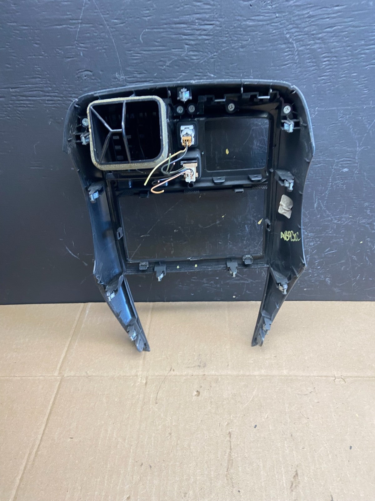 2015-2019 Nissan Versa Hatchback Center Dash Radio Climate Bezel Air Vent AB93023