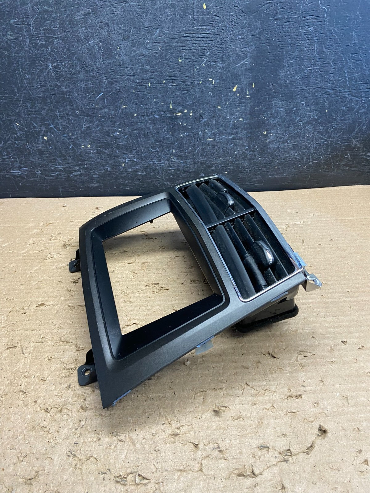 2010 - 2012 Lincoln Mkt Center Dash Gps Radio Bezel Panel Air Vent AG8755 DG1