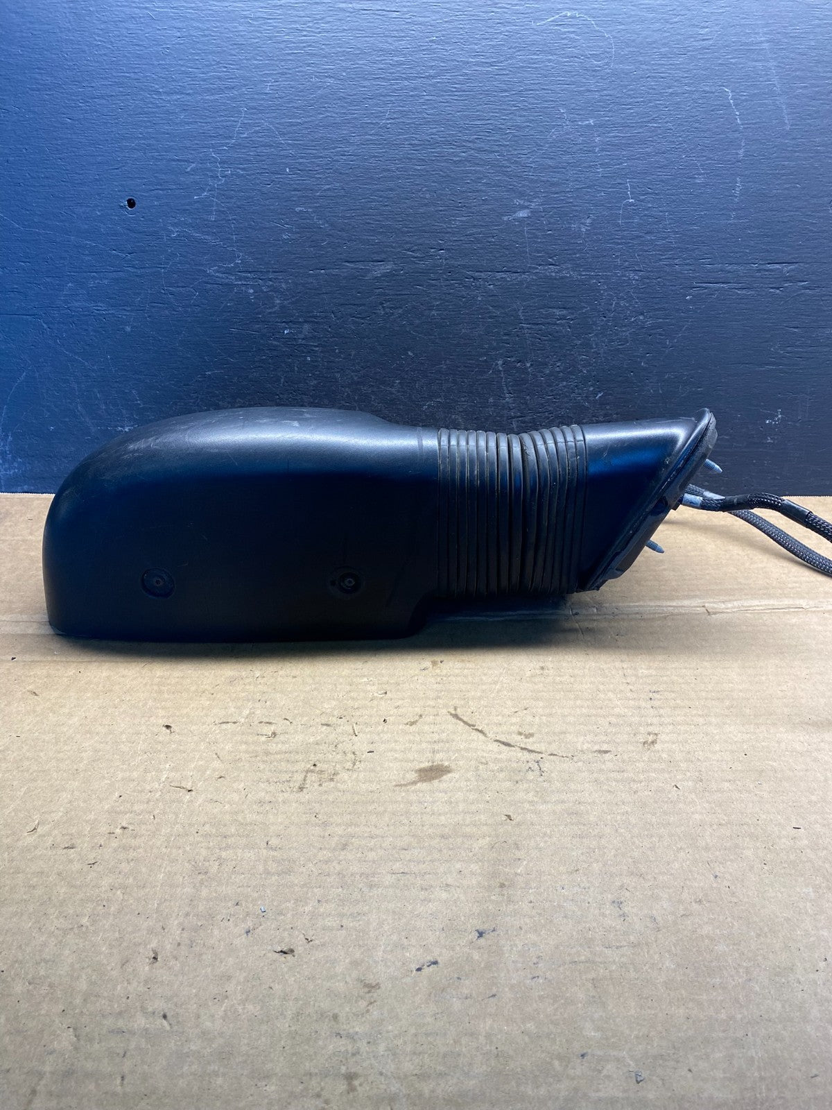 2003 to 2007 Chevy Silverado/GMC RH Extending Tow Mirror w Turn Signal AD33693