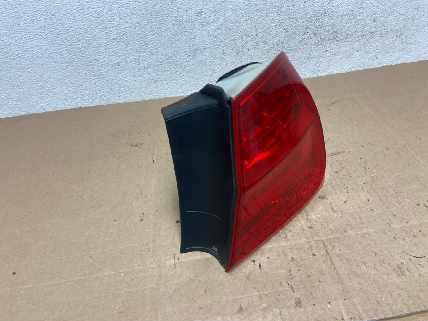 2009 2010 BMW 328i 3 Series Right Passenger RH Side Tail Light AE6065 LK2