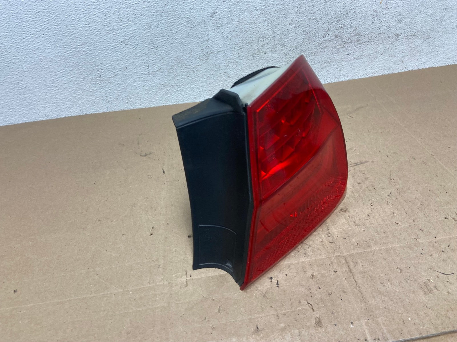 2009 2010 BMW 328i 3 Series Right Passenger RH Side Tail Light AE6065 LK2