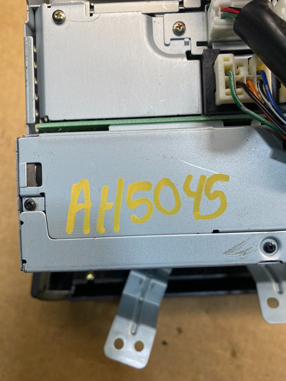 2006 - 2007 Nissan Murano AM FM Radio CD Climate Control Panel AH5045 DG7