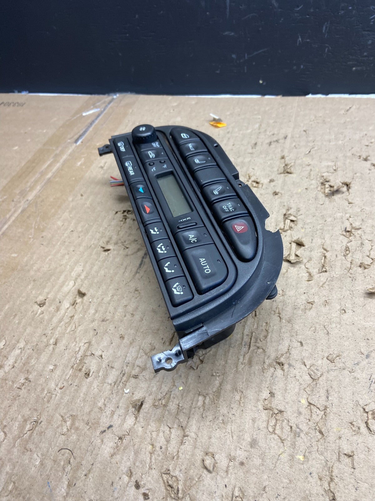 1998 to 2003 Jaguar XJ8 Climate Control Heater A/C Panel OEM AB5795 DG2