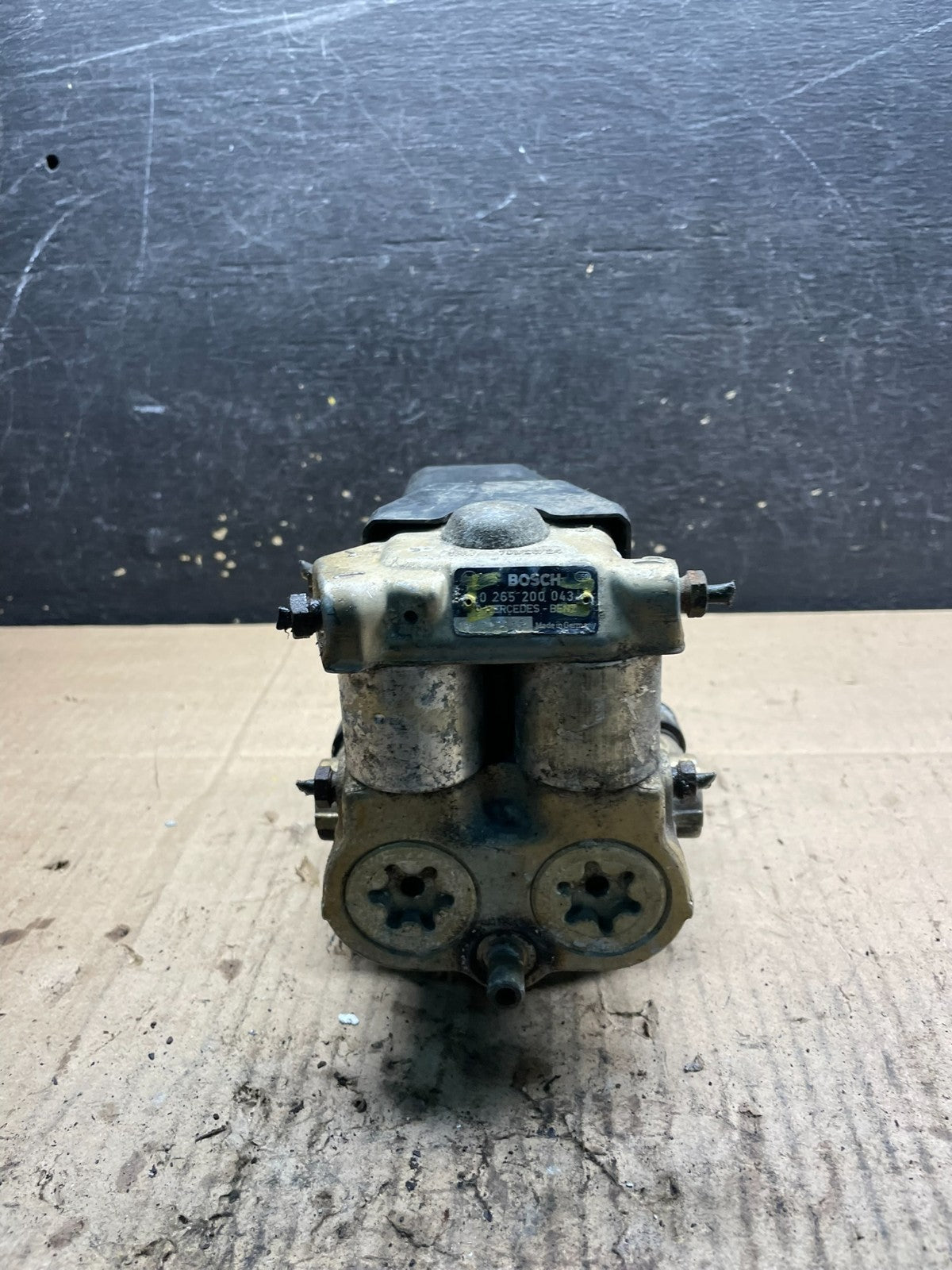 1986 - 1991 Mercedes 300SEL 300SE ABS Anti Lock Brake Pump Module W6812 DG0