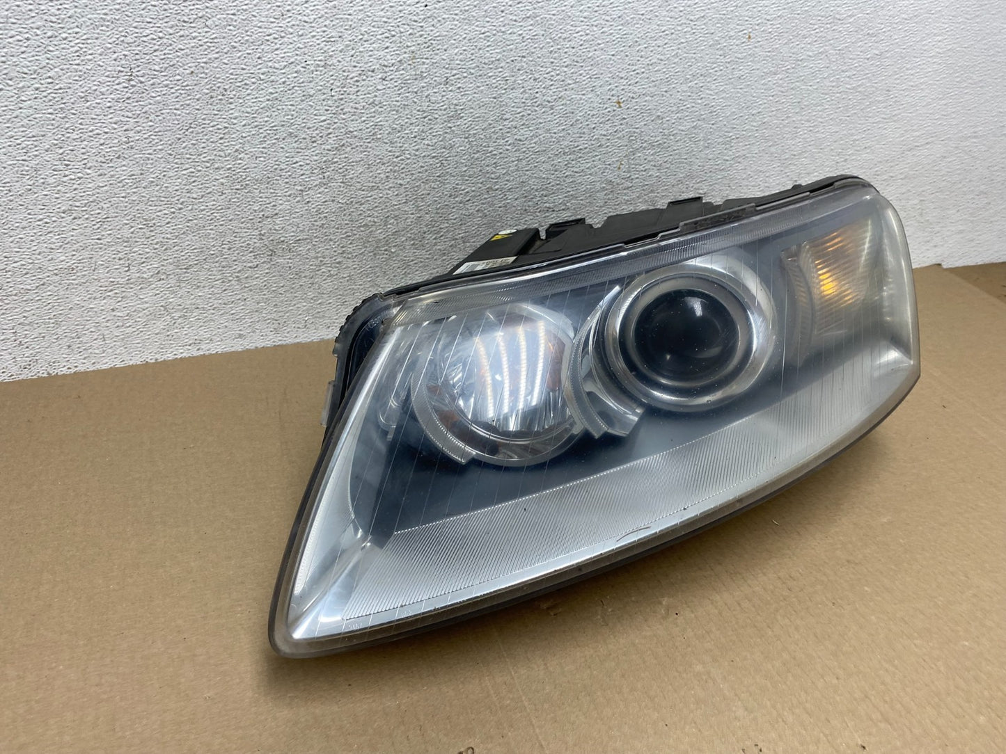2005 to 2008 Audi A6 Left Driver Side Headlight Xenon HID AF5766 DW2