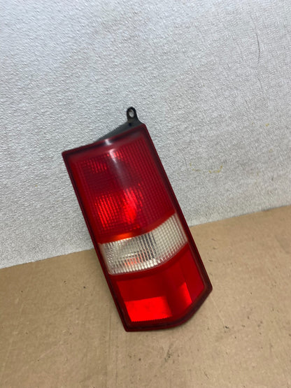 2003 2017 Chevrolet Express 1500 2500 3500 Right Passenger Tail Light W8531 DW2