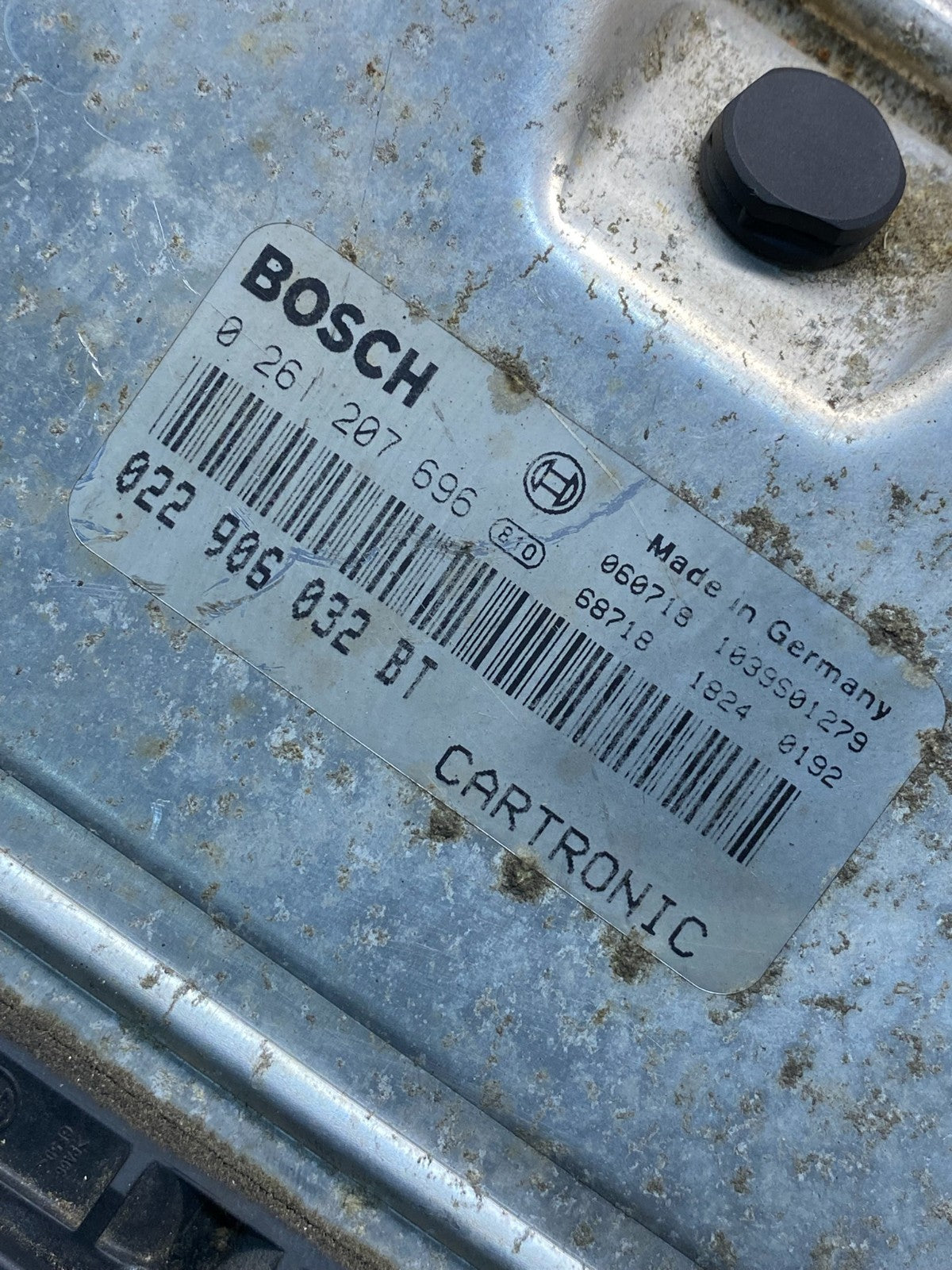 2003 2004 Porsche Cayenne Engine Computer Module ECM ECU AH7374 DG2