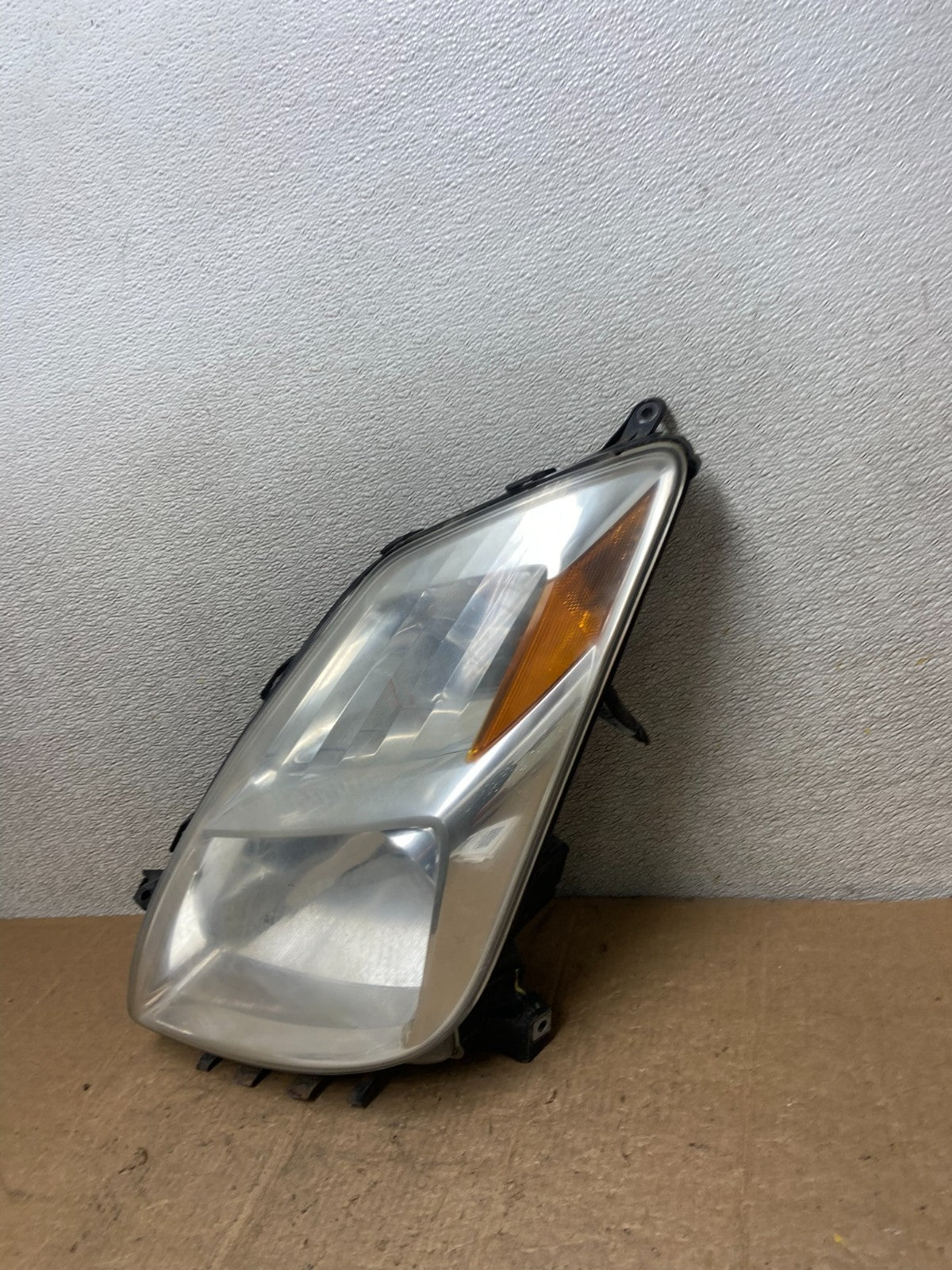 2004 - 2005 Toyota Prius Left Driver Lh Halogen Headlight AA3898 DW1