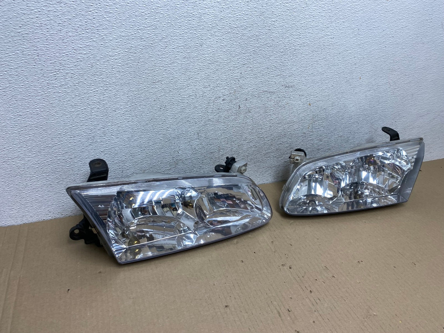2000 to 2001 Toyota Camry Front Left+Right Side Headlights AE9486 LK2