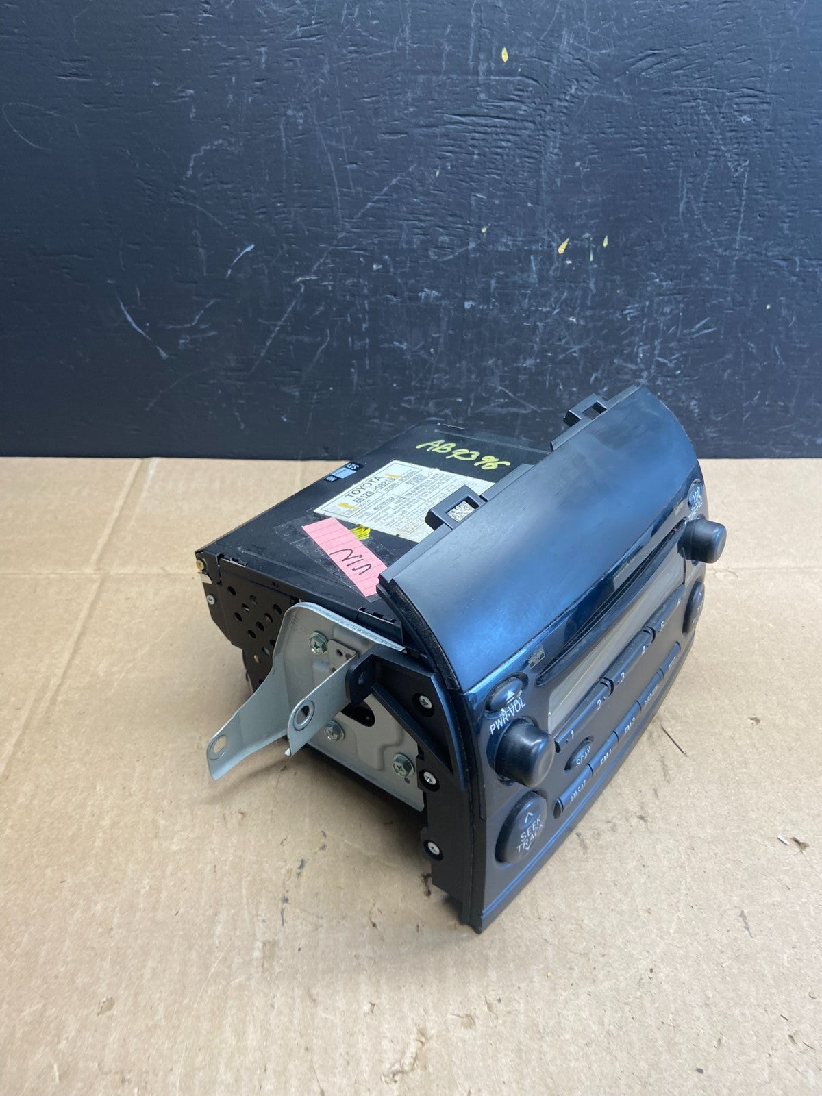 2004 to 2010 Toyota Sienna AM FM CD WMA Mp3 Radio Receiver Oem AB9396  DG1