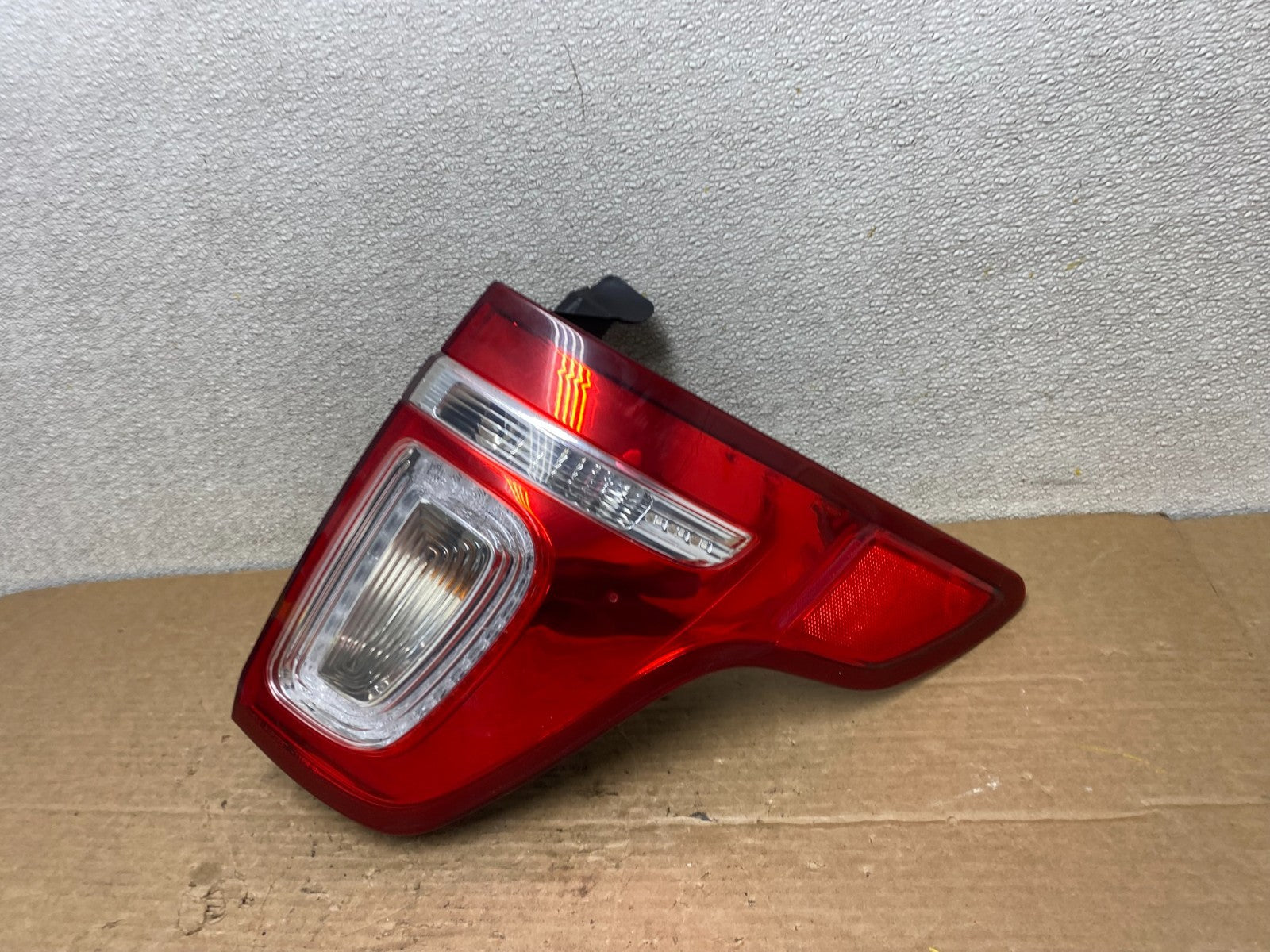 2011-2015 Ford Explorer Police Package Right Passenger Side Tail light Z2809 DW1