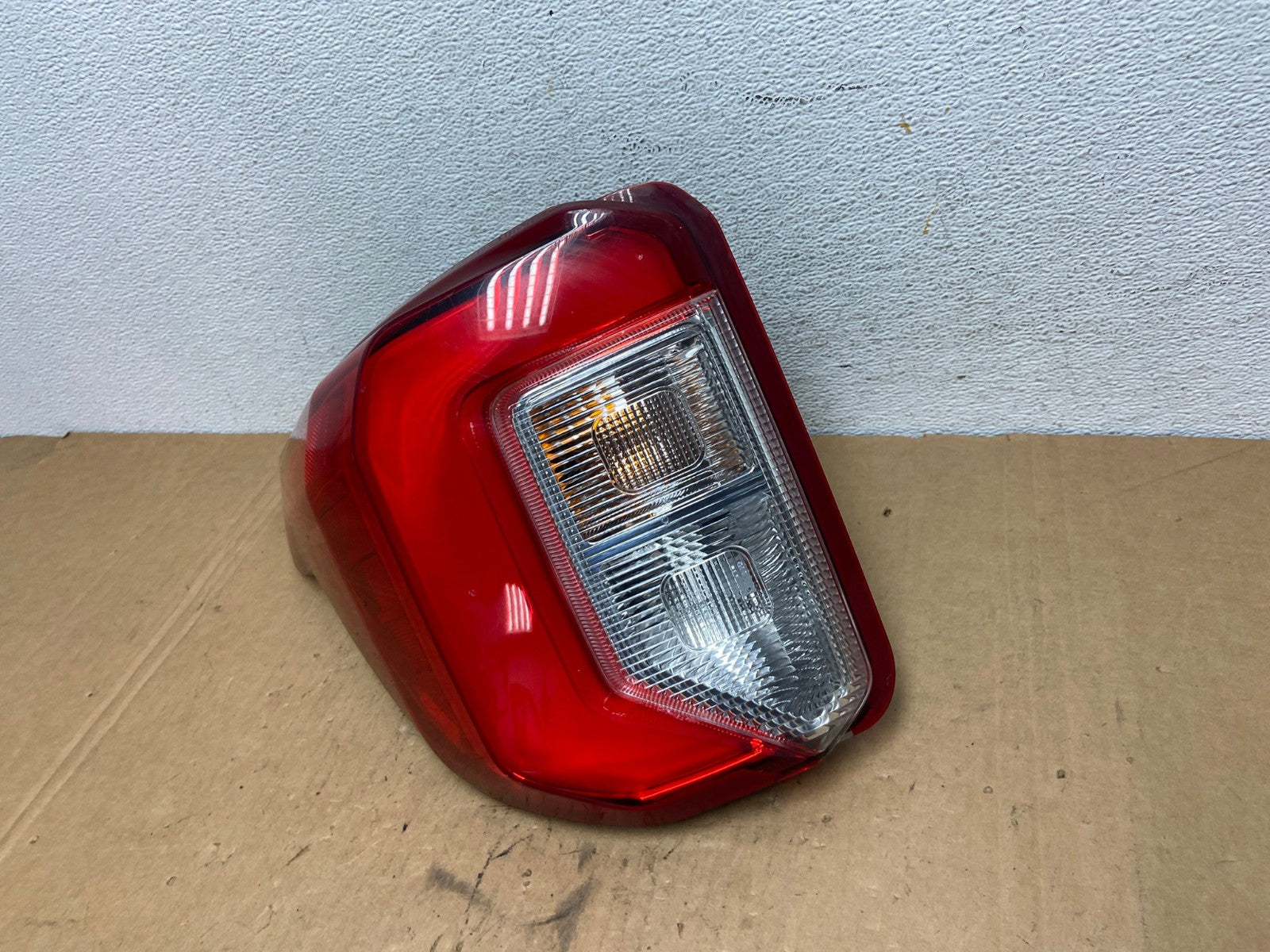 2020 2021 2022 2023 Ford Explorer Left Driver Lh Side Tail light AD2819 LK1
