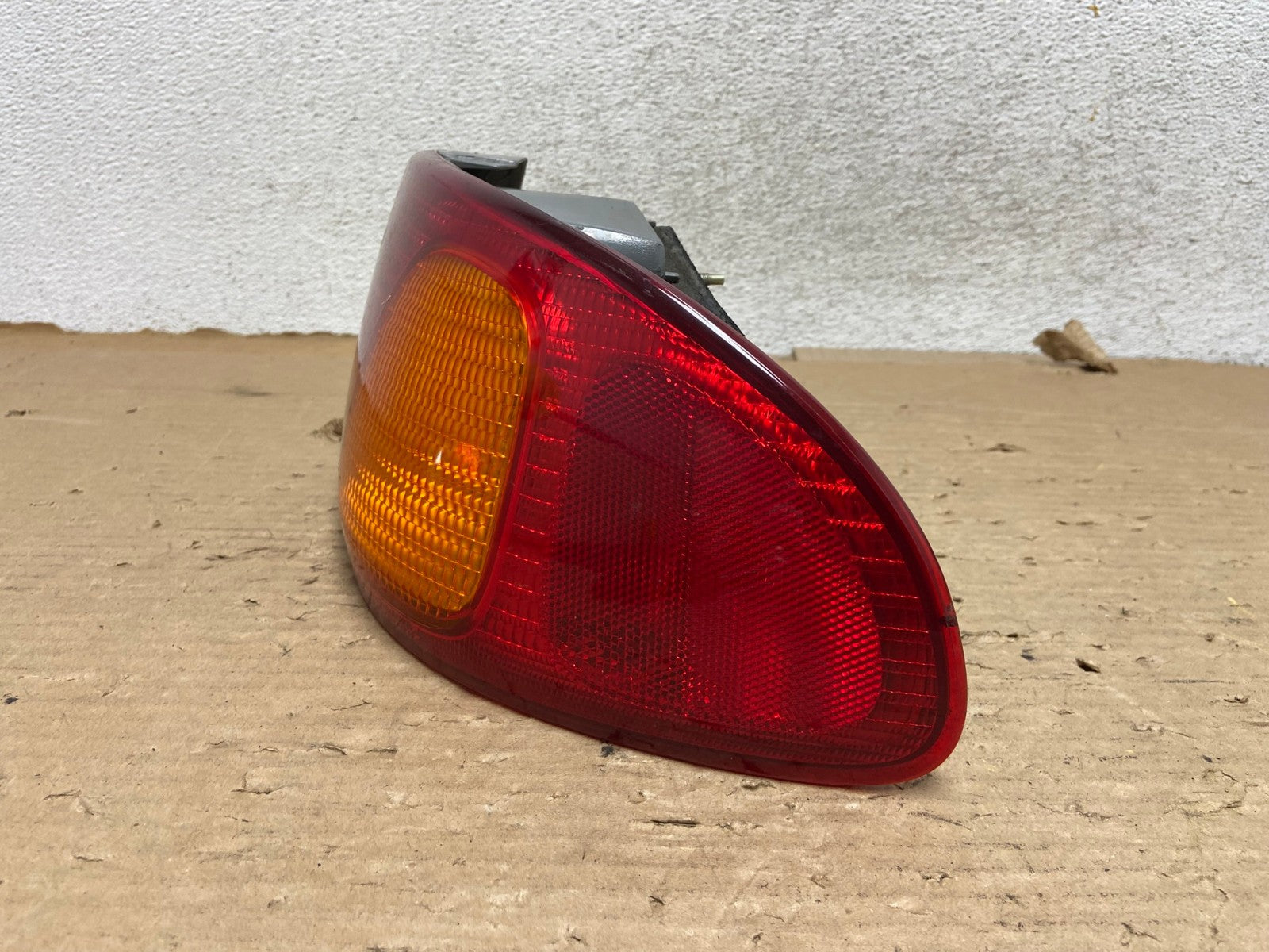 1998 1999 2000 Toyota Corolla Right Passenger Side Tail light AG8344 LK2