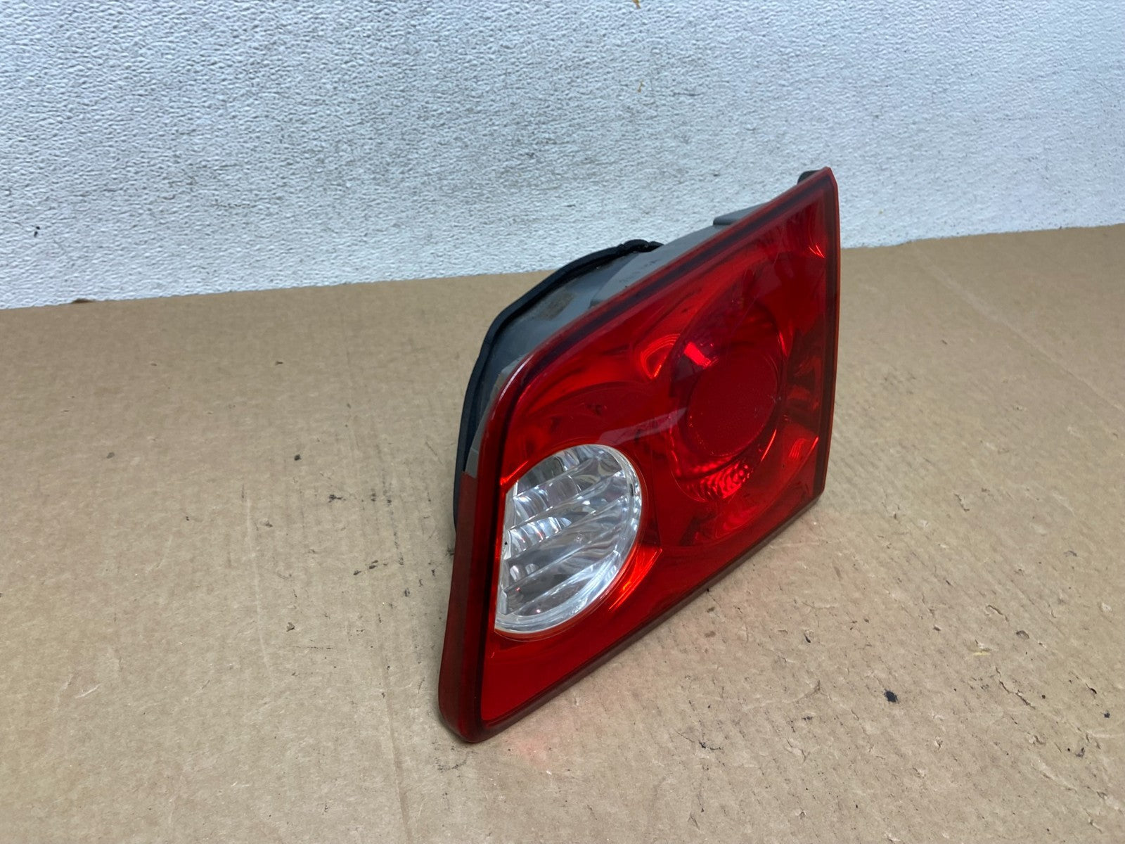 2006-2008 Kia Optima Right Passenger Rh Side Inner Tail Light AF9694 DG2