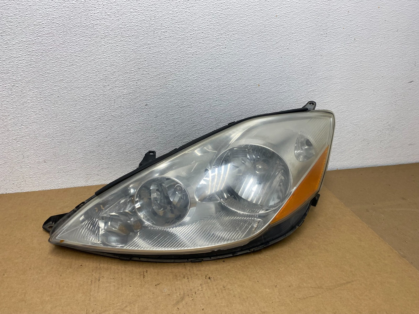 2006 to 2010 Toyota Sienna Left Driver Lh Side Headlight Halogen AC1750 DW0