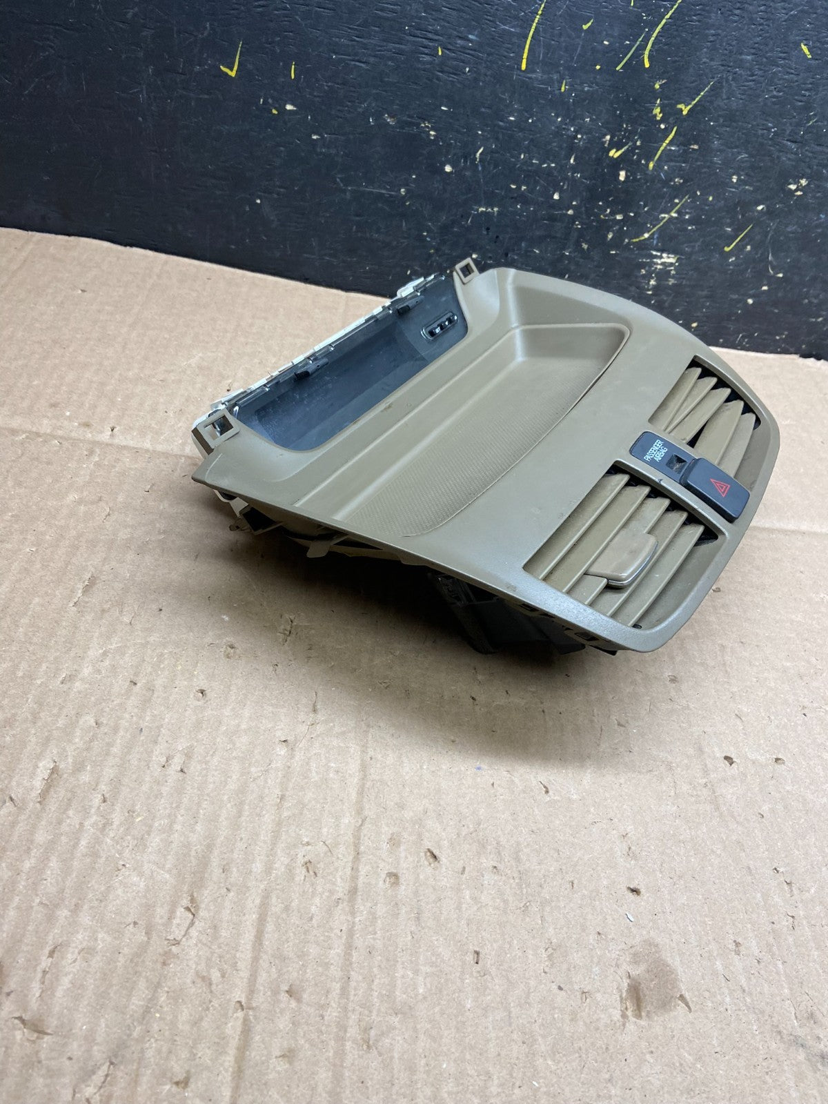 2007 - 2013 Acura MDX Front Dash Tray Center Console Air Vents Hazard Y2285 DG2