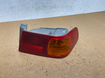 2000 to 2001 Toyota Camry Right Passenger Rh Tail Light AE0526 LK0