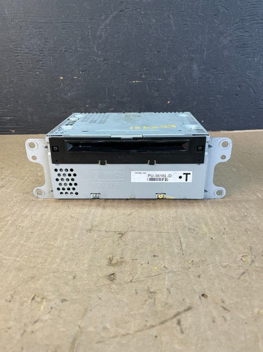 2013 to 2014 Ford Explorer Audio Equipment Radio Receiver AM FM CD AD5921 DW0
