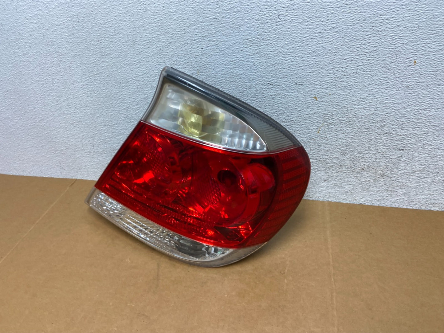 2005 to 2006 Toyota Camry Tail Light Right Passenger Side AD8893 DW1