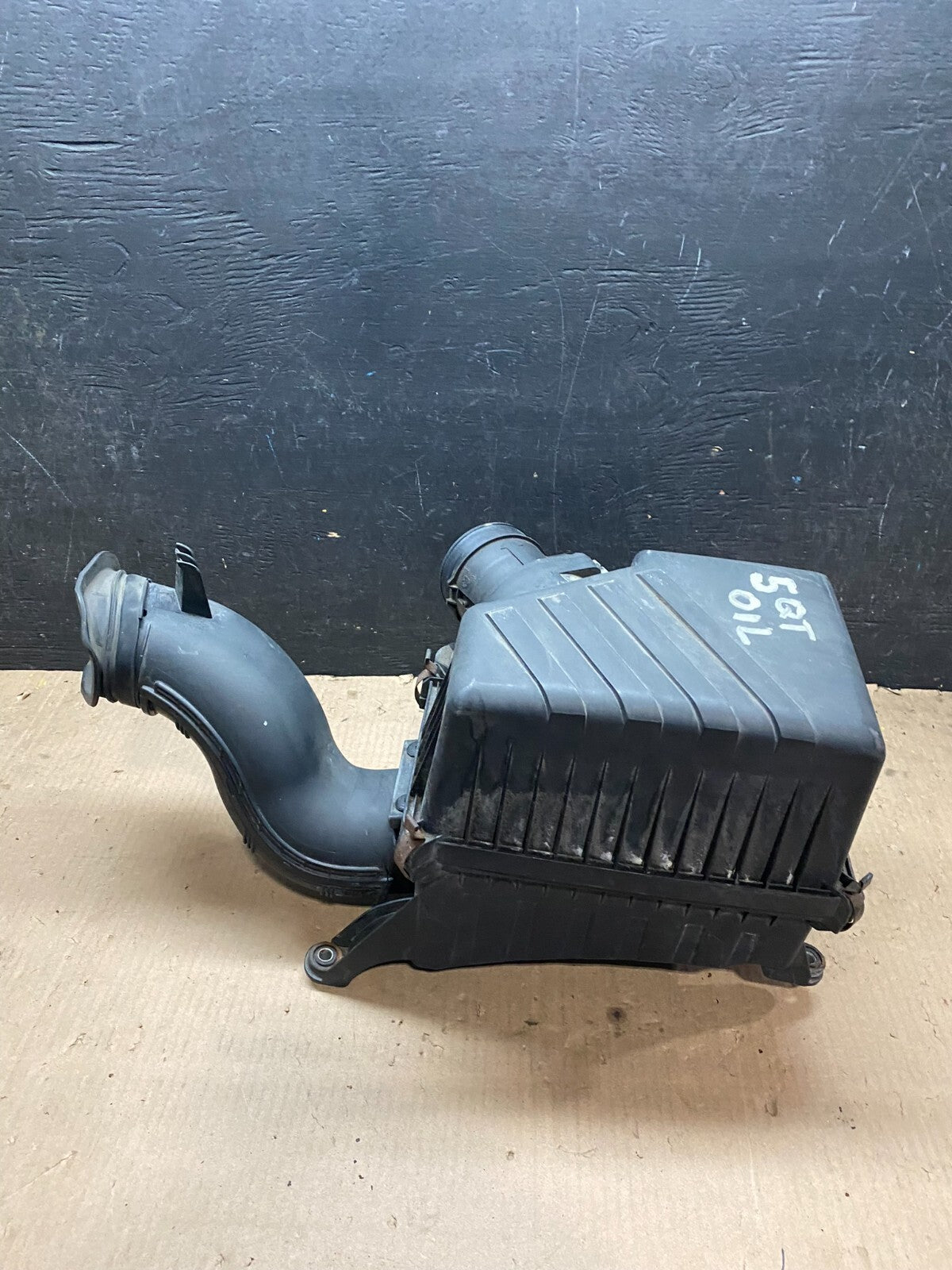 2009 to 2011 Kia Borrego Air Cleaner Filter Box j0625 PS2