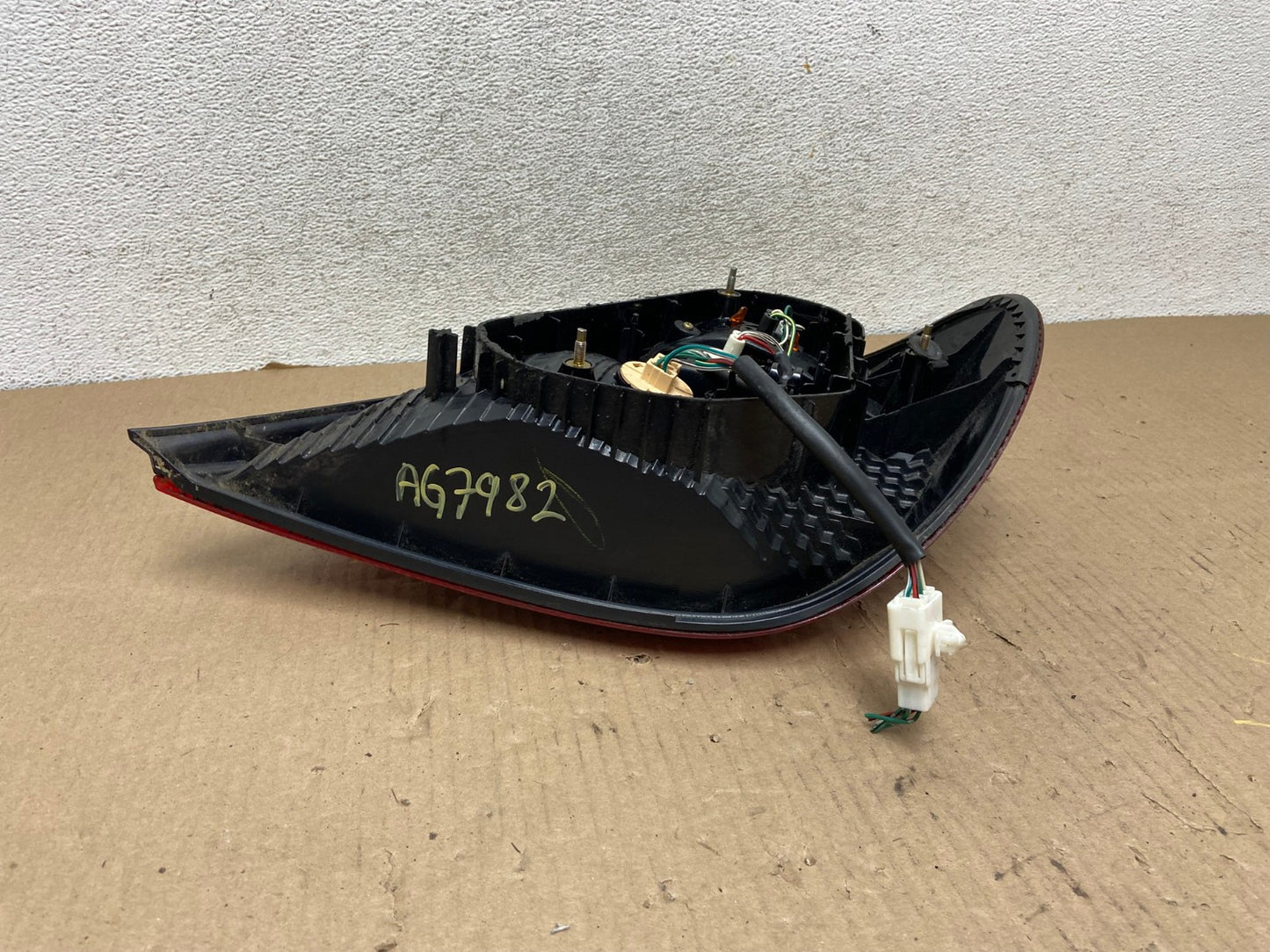 2002 2003 2004 Toyota Camry Left Driver LH Side Tail Light AG7982 LK4