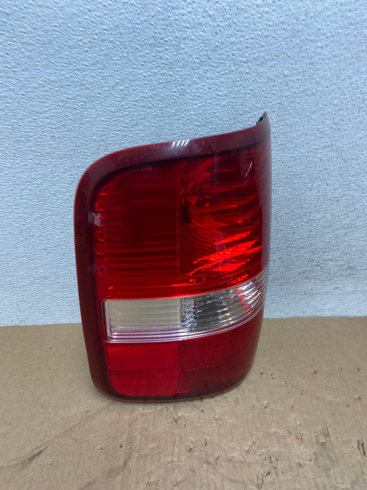 2004 to 2008 Ford F150 F-150 Left Driver LH Side Tail Light AG1071 LK2
