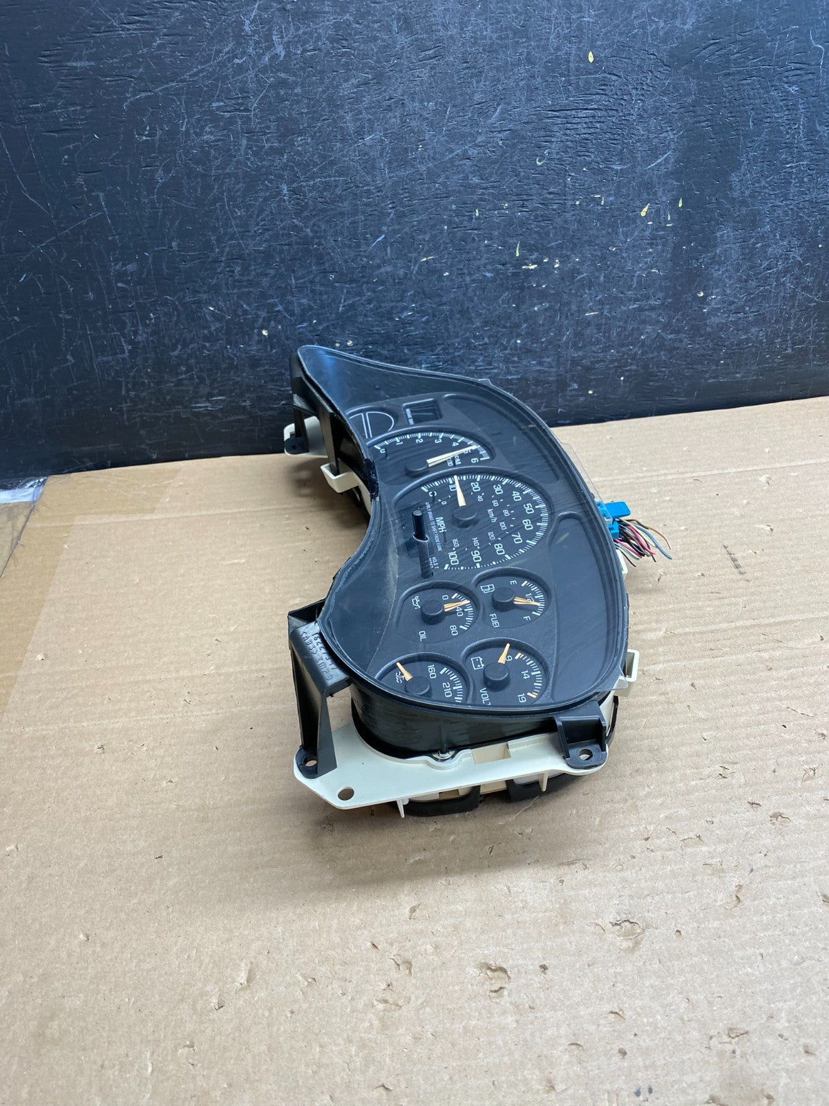 2002 GMC Yukon Speedometer Cluster Gauge AG6287 DG2