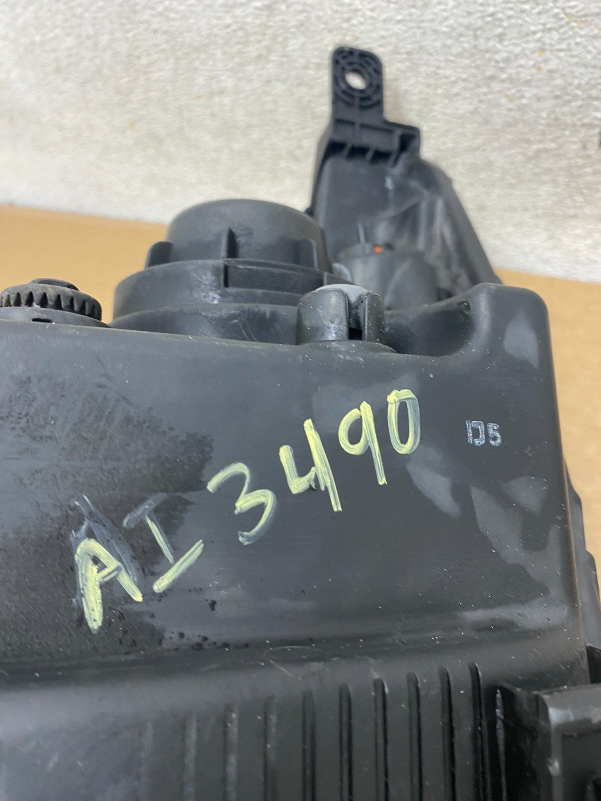 2014 - 2018 Kia Soul Right Passenger RH Halogen Headlight AI3490 DW9