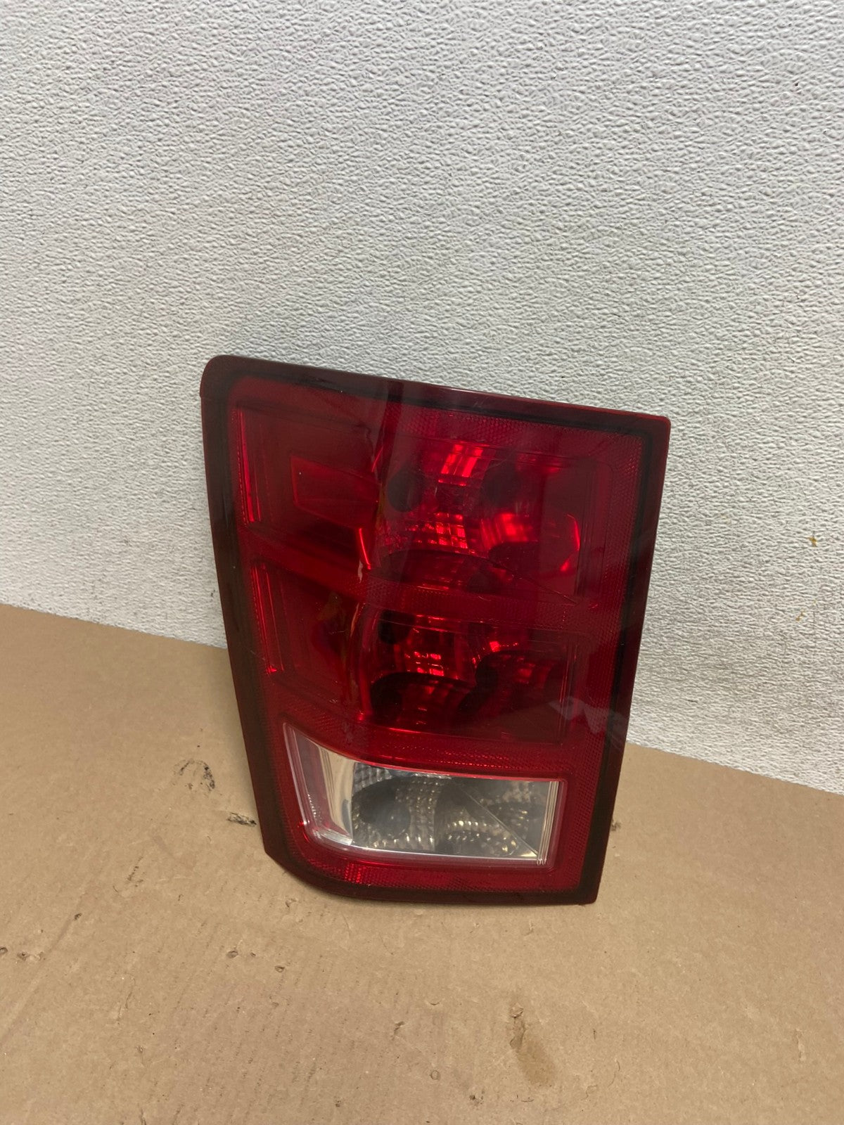 2005 to 2006 Jeep Grand Cherokee Left Driver Side Lh Tail Light AG6676 LK0