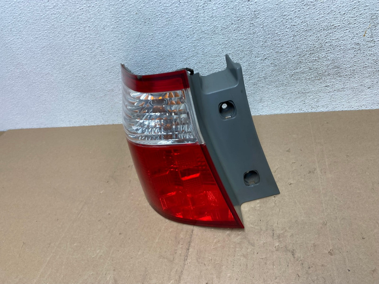 2005 2006 2007 Honda Odyssey Left Driver LH Side Tail Light AE6727 LK1