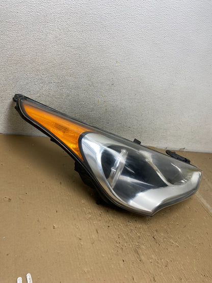 2012 - 2017 Hyundai Veloster Right Passenger RH Halogen Headlight AH2827 DW1