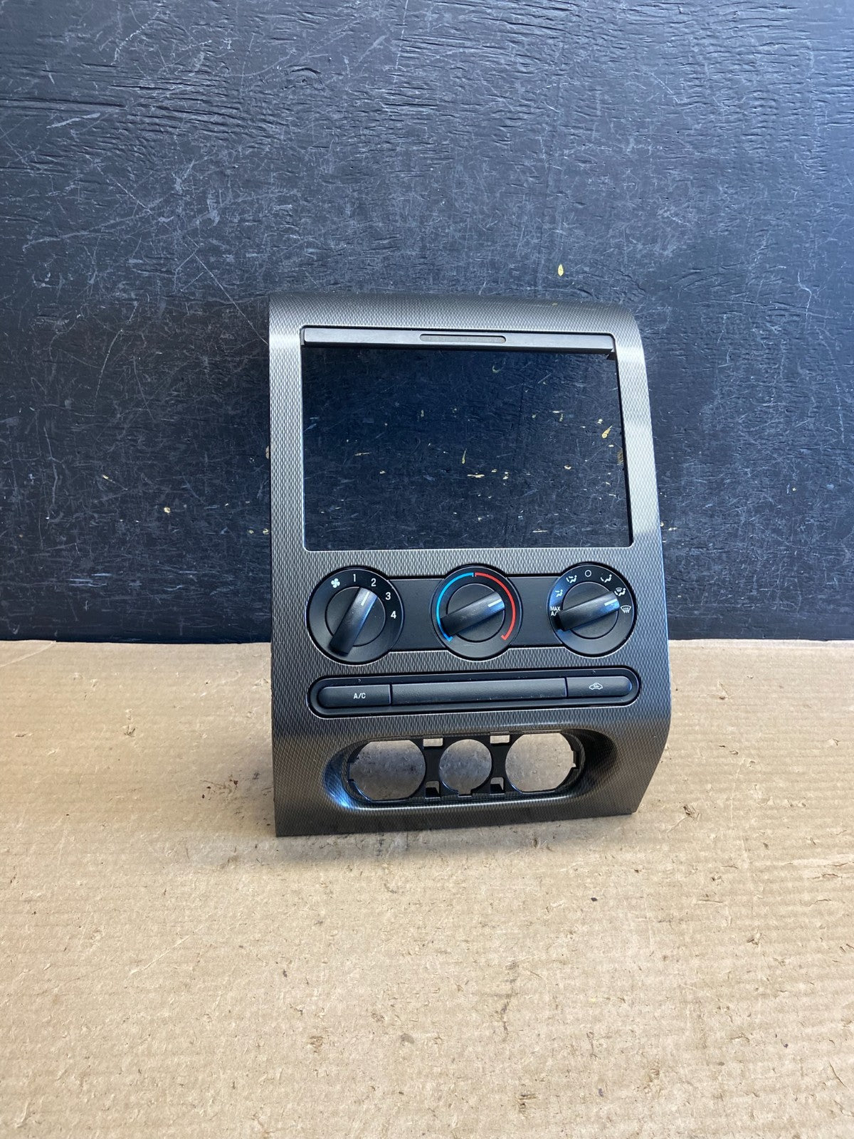 2004 to 2008 Ford F150 Radio Climate Dash Bezel Surround Black AH5166 DG0