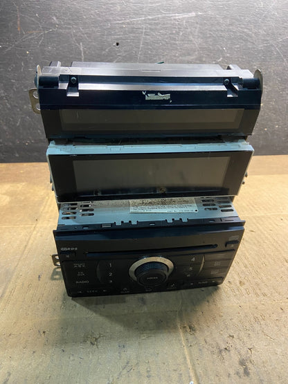 2007 to 2008 Nissan Maxima AM FM CD Radio Receiver 28185 ZK30A Y7302 DG0